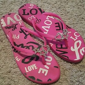 VS Pink flip-flops