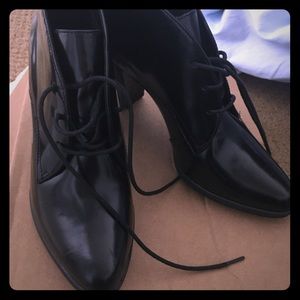 Clarks booties black never worn 7.5 pointy toe