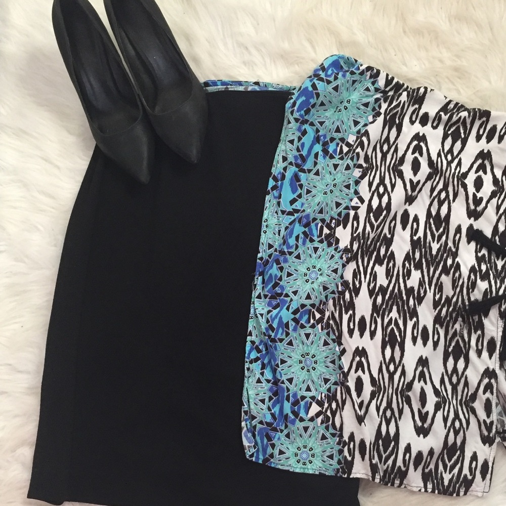 Stretchy pencil skirt 🖤