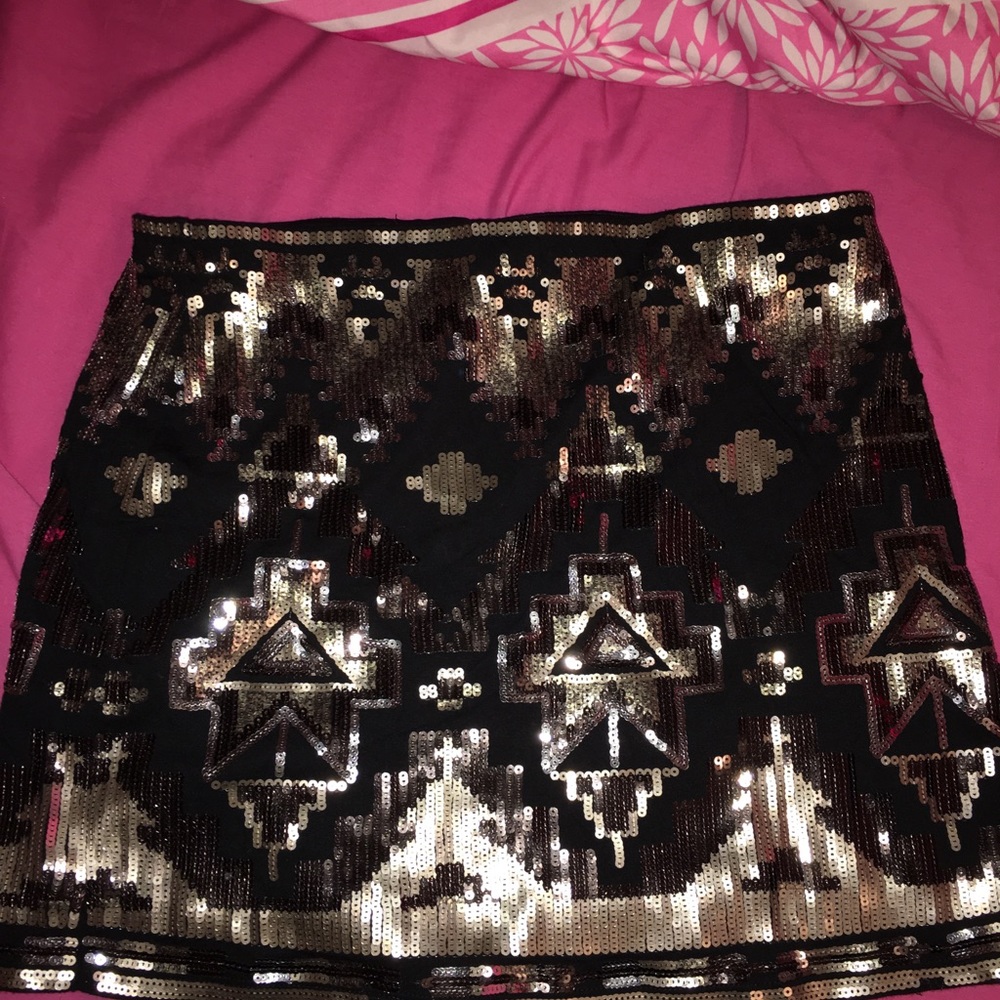 Express Skirt - Picture 2 of 3