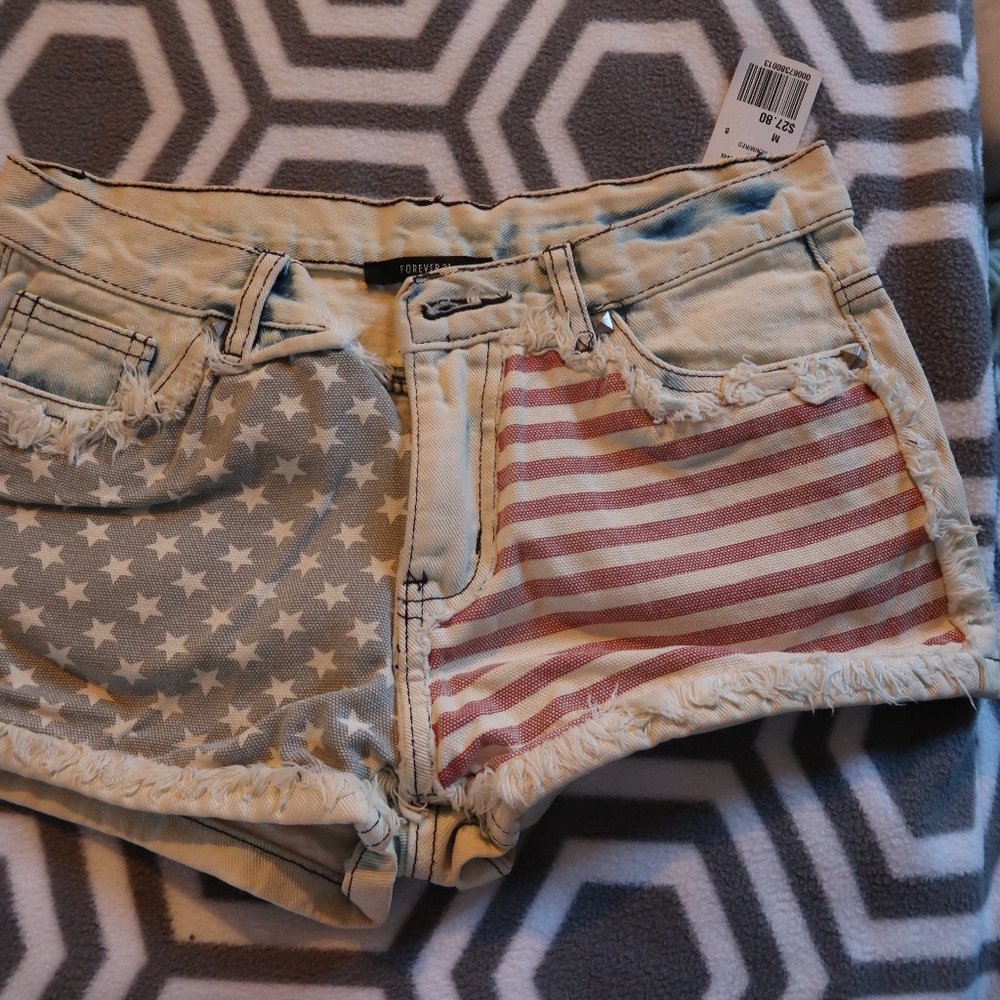 NWT American Flag Shorts - Forever 21