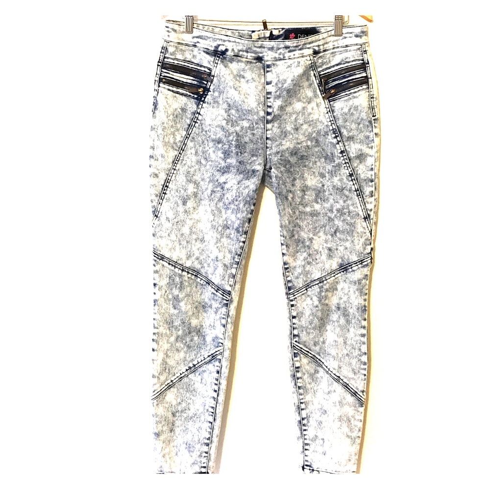 ‼️SALE‼️ 2B Bebe White Wash Jeans Size 31
