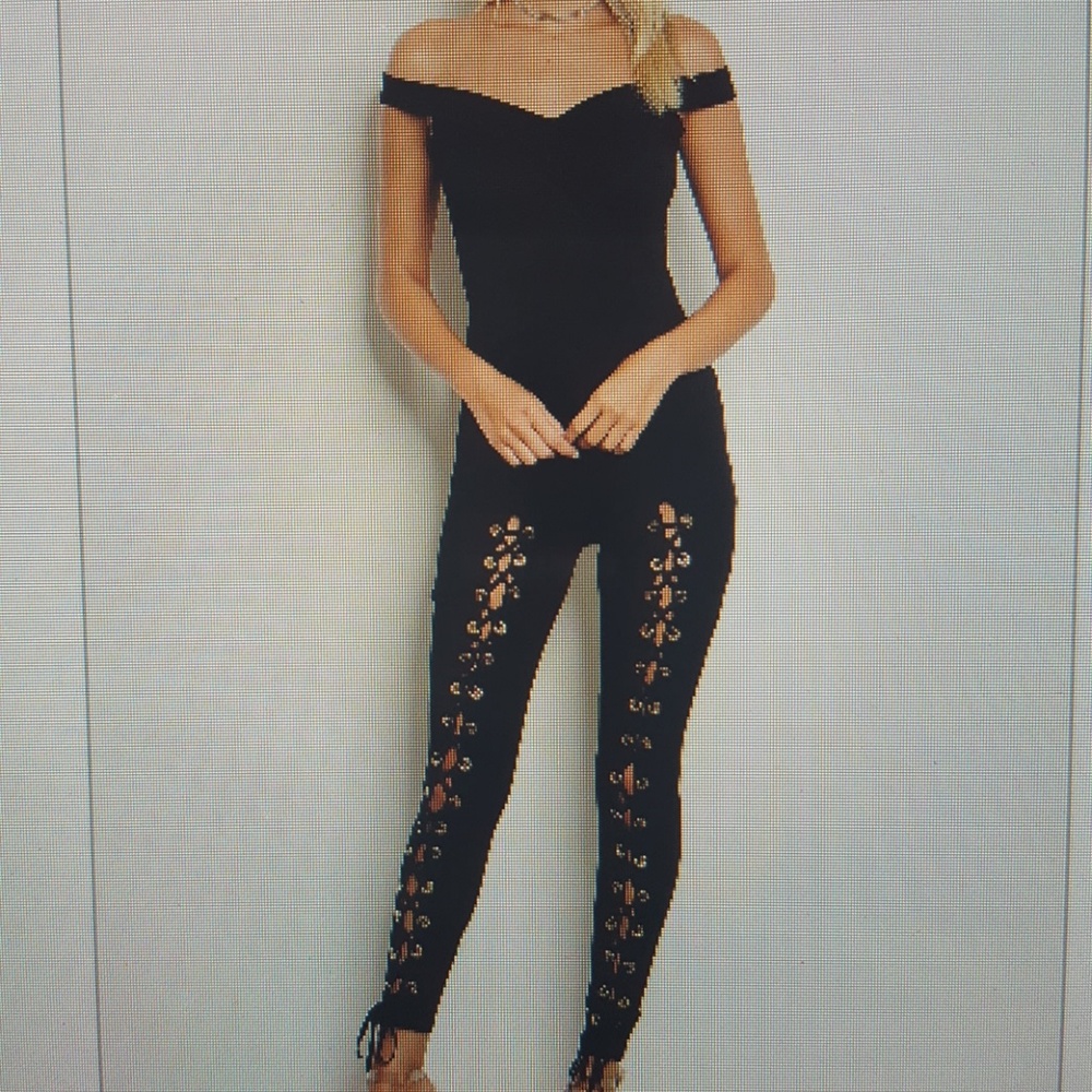 BLACK LACE LEG JUMPSUIT