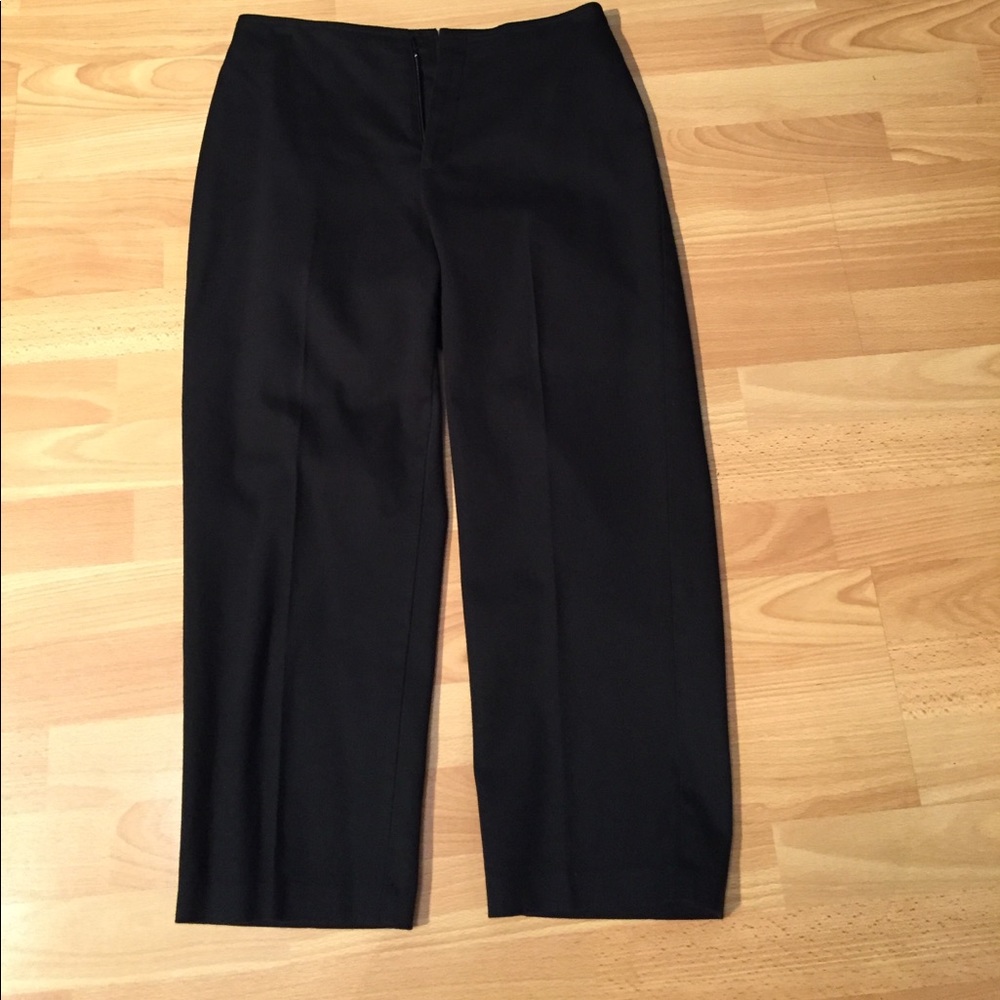 Black cropped pants/capris