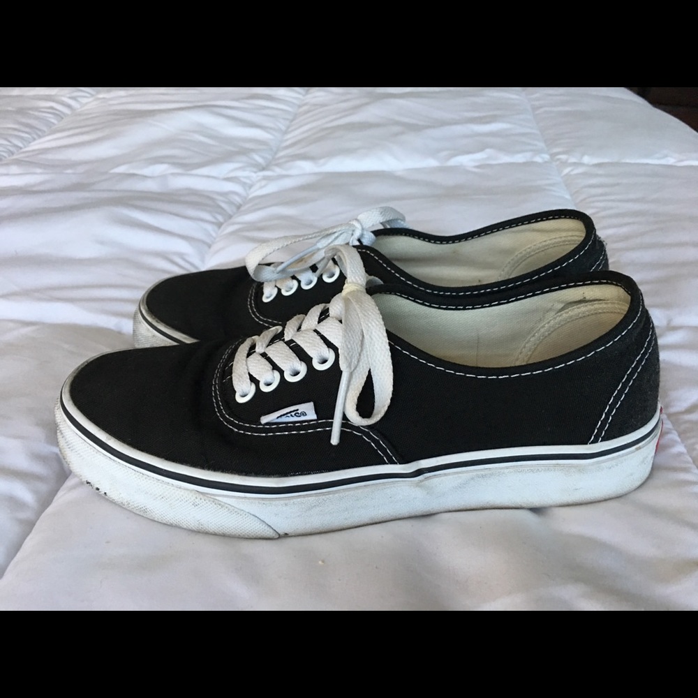 Black & White Authentic vans