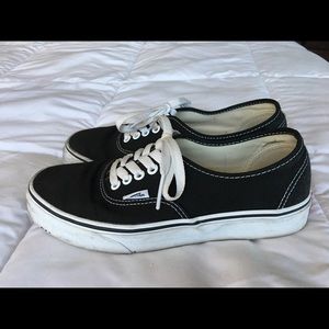 Black & White Authentic vans