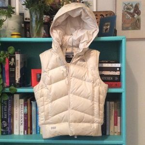 Women’s xs/tp down vest with hood