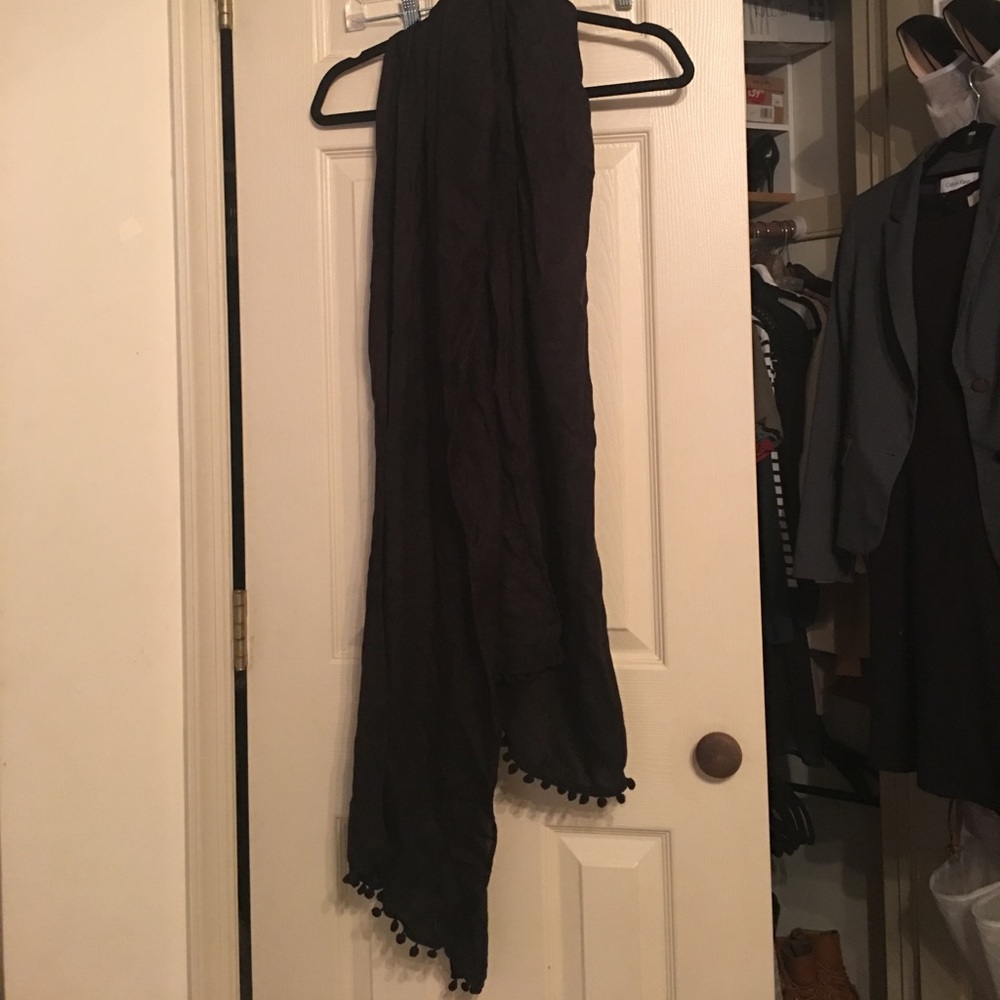 Pom Pom scarf
