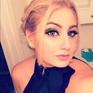 Meet your Posher, Nicolle