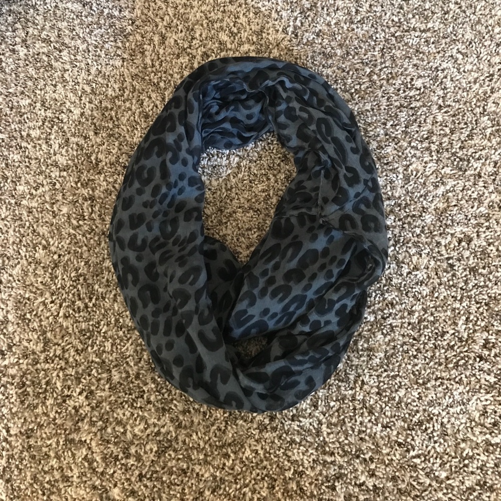 Infinity scarf