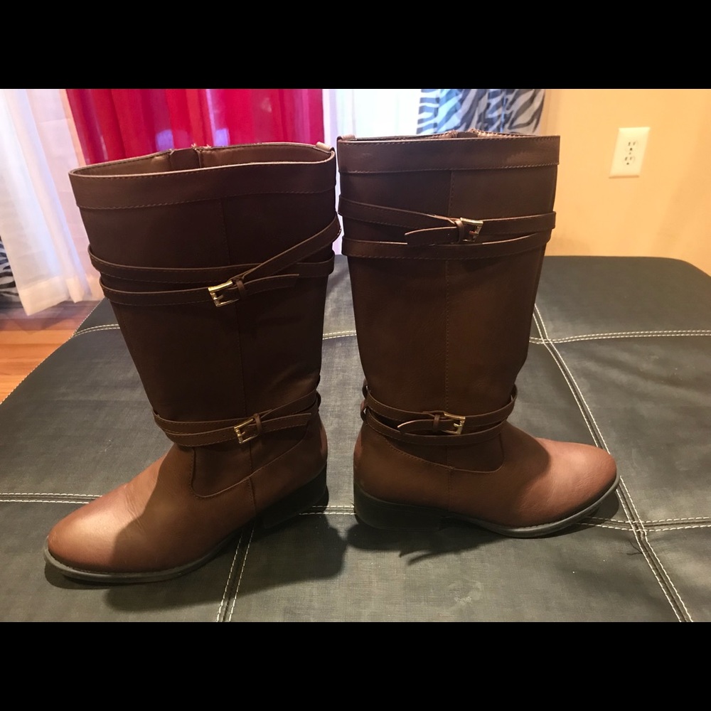 Knee boots