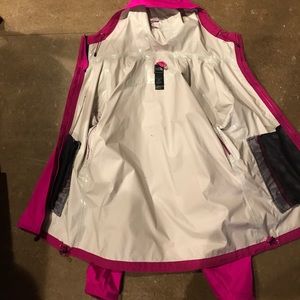PINK SIZE M NORTH FACE HAS PEN IN 2 PLACES