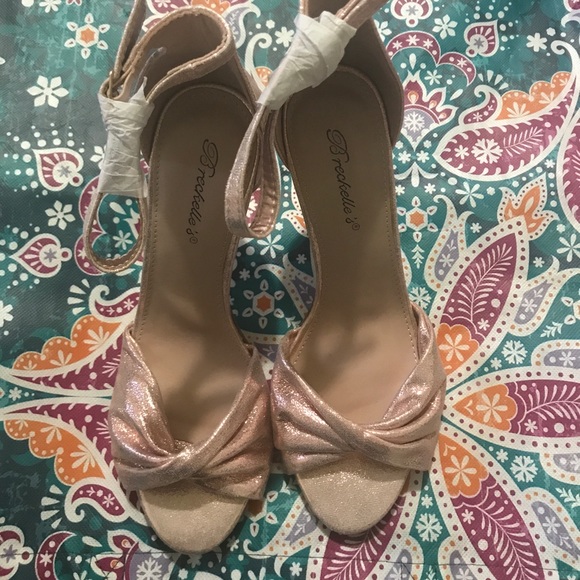 Breckelles Shoes - Dusty rose metallic heels