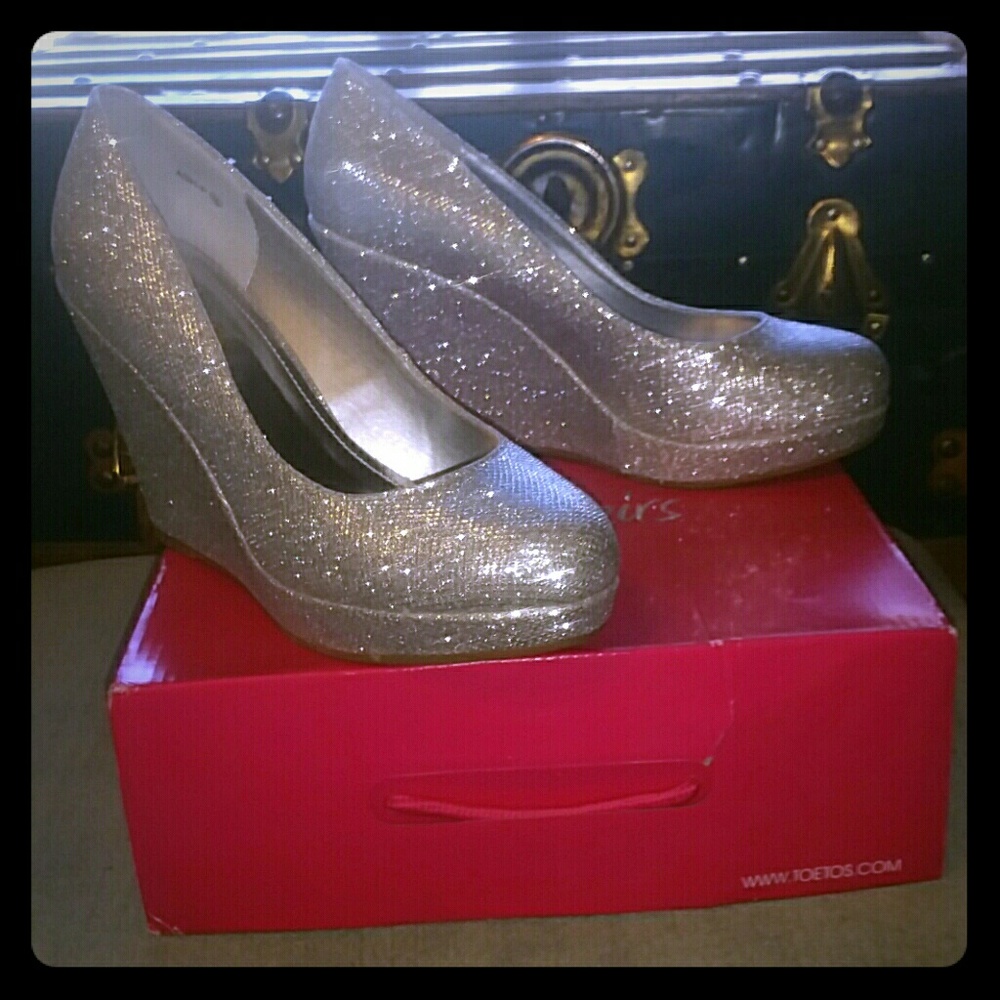 Dream Pairs Silver Prom Shoes