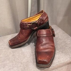 Frye clogs