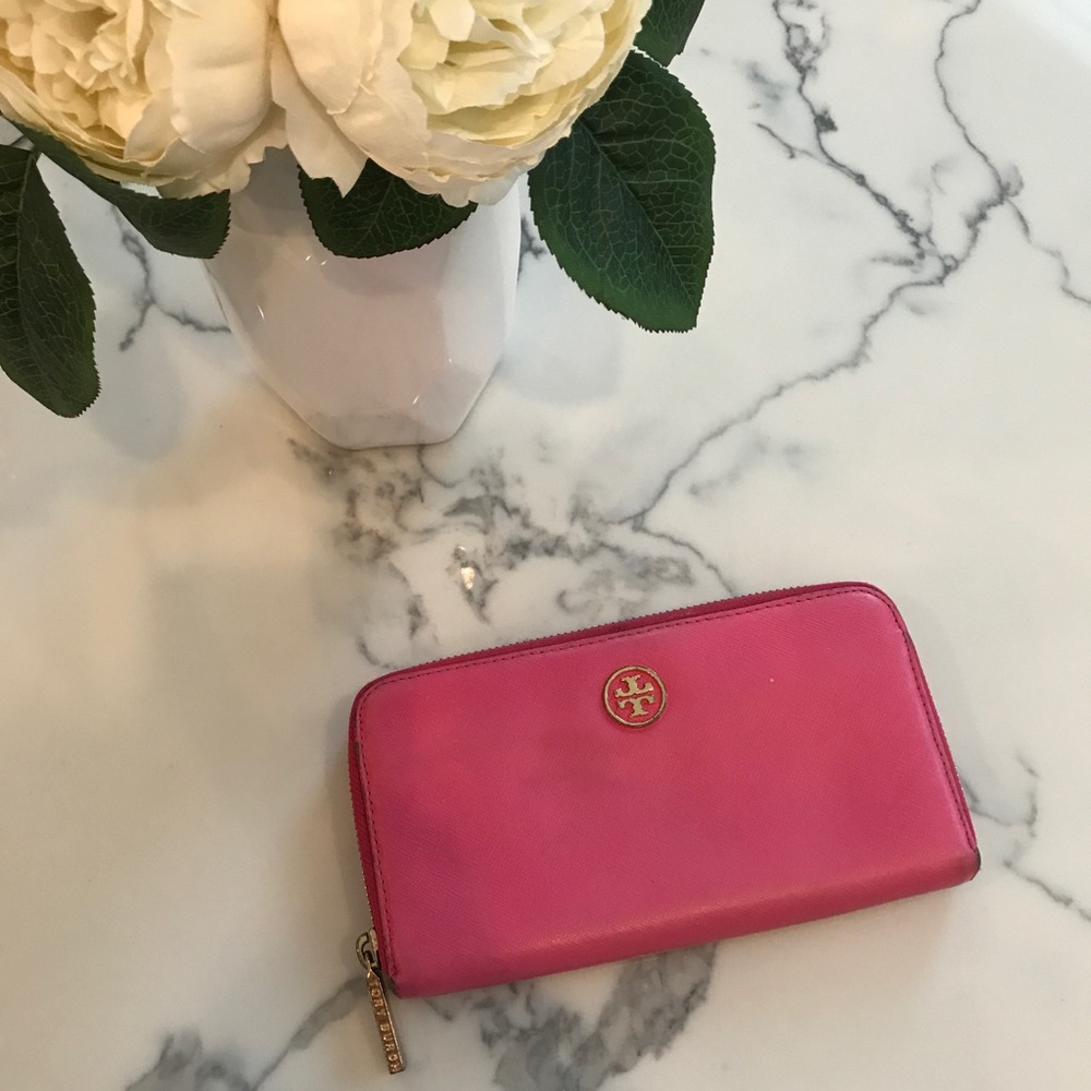 Tory Burch Robinson Continental Wallet (Hot Pink)