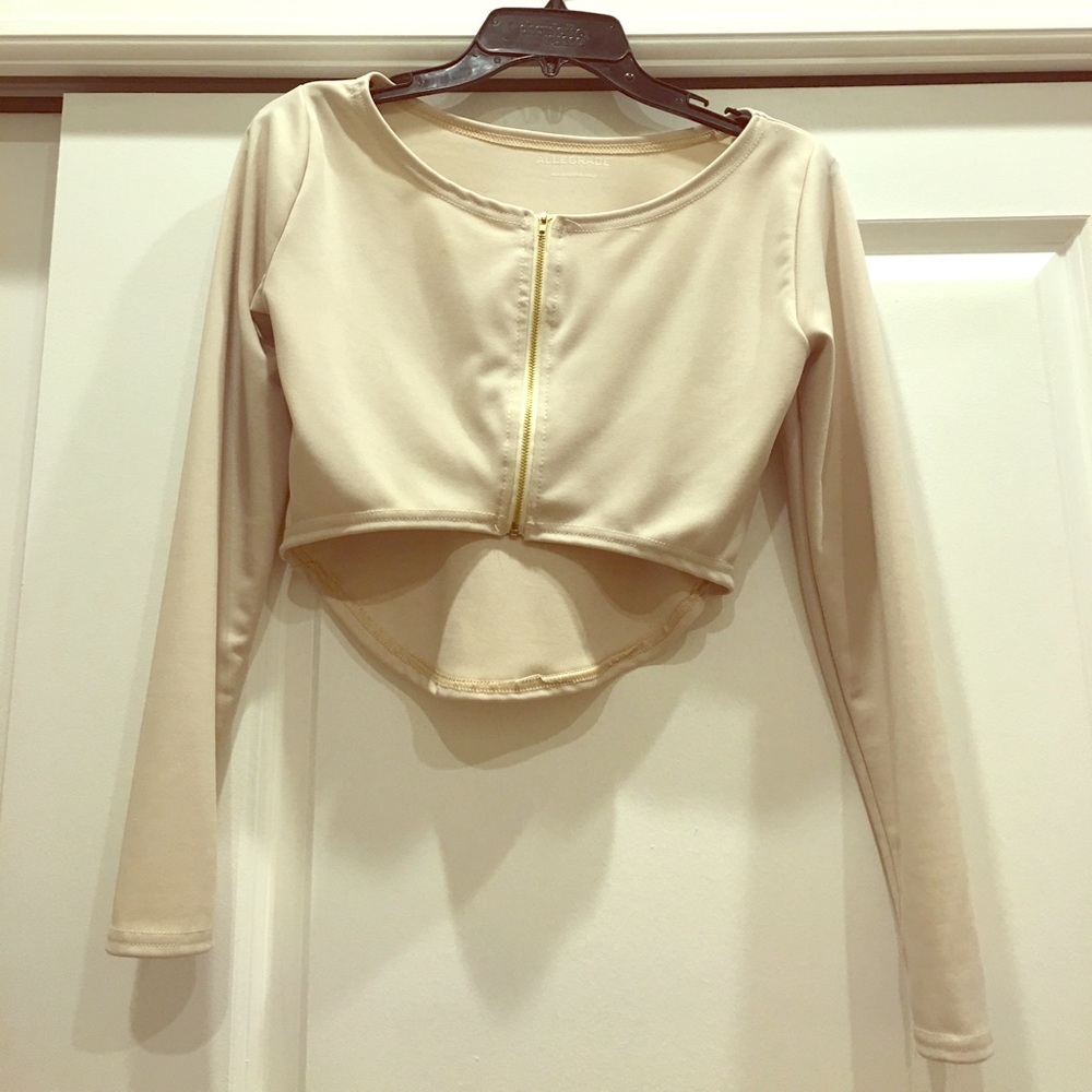Beige long sleeve crop top