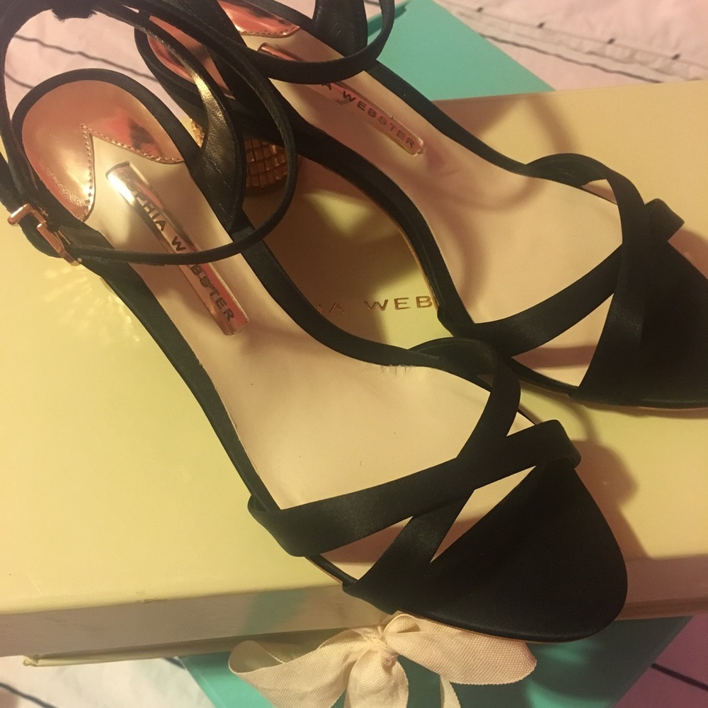 Sophia Webster Elegant satin low heel sandal - Picture 4 of 9