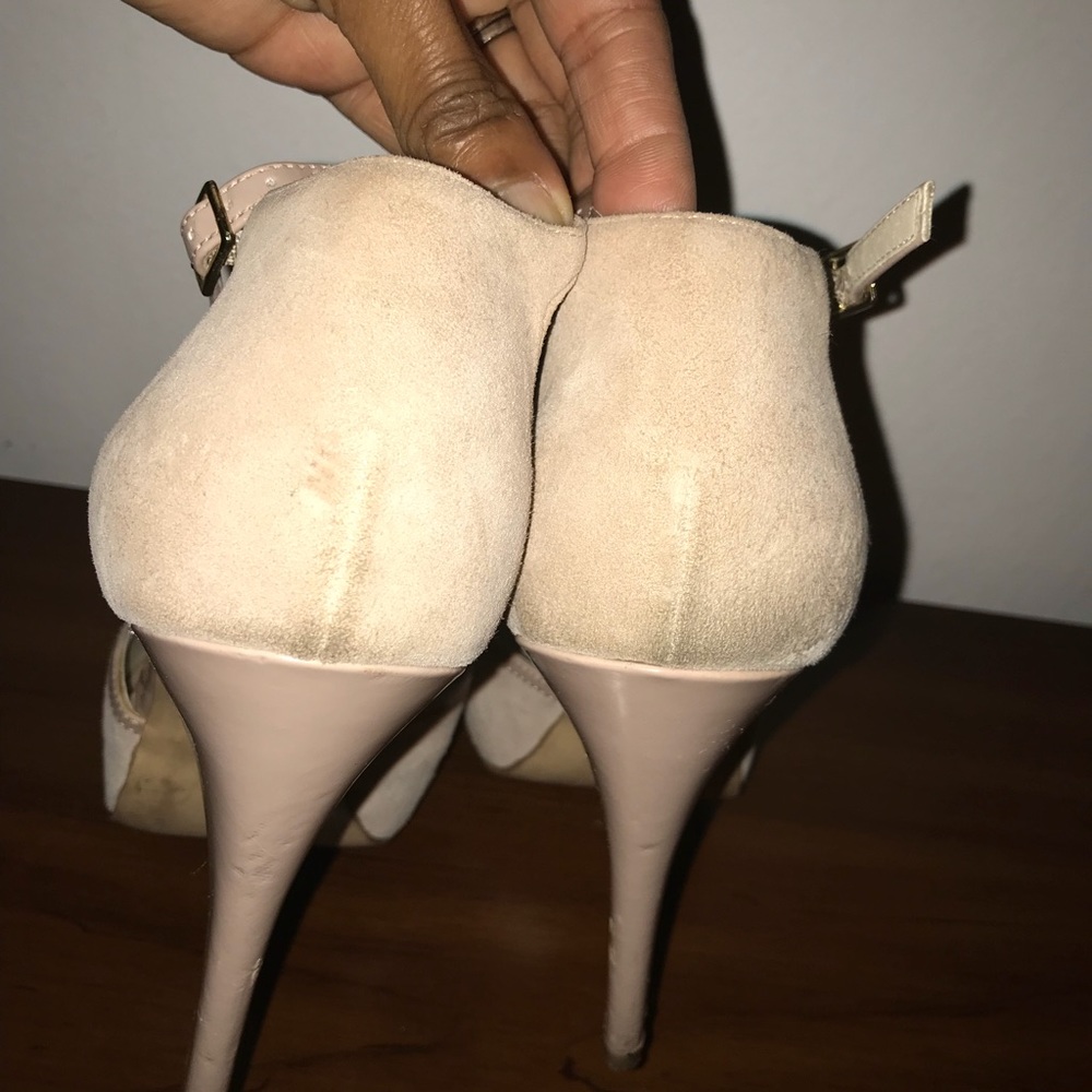 Steve Madden Hidden Platform Classy T-Strap Heels! - image 4