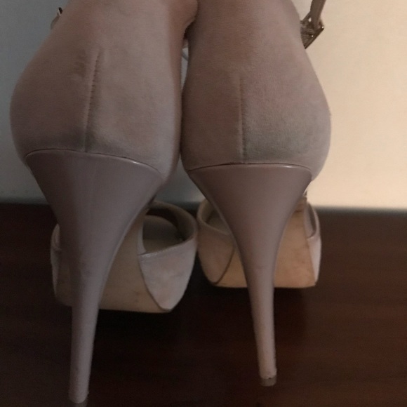 Steve Madden hidden platform classy T-strap heels! - Picture 6 of 8