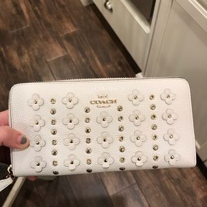 Coach clover wallet off white