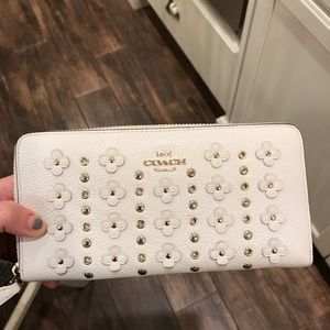 Coach clover wallet off white