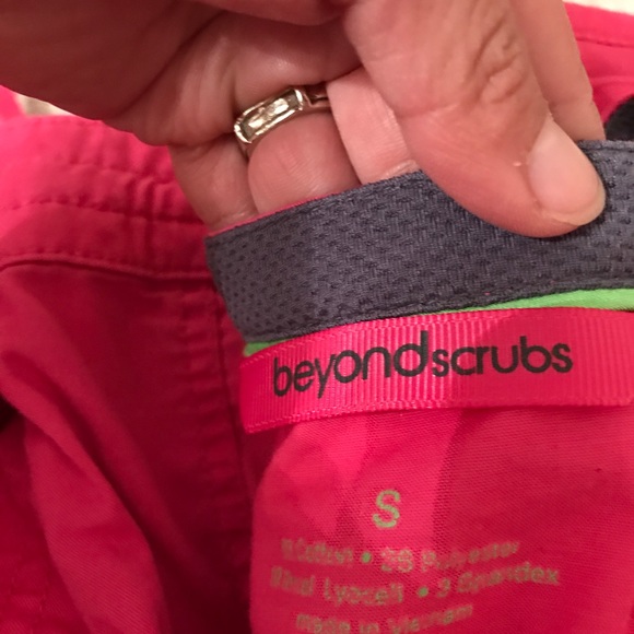 Scrubs - Picture 4 of 4