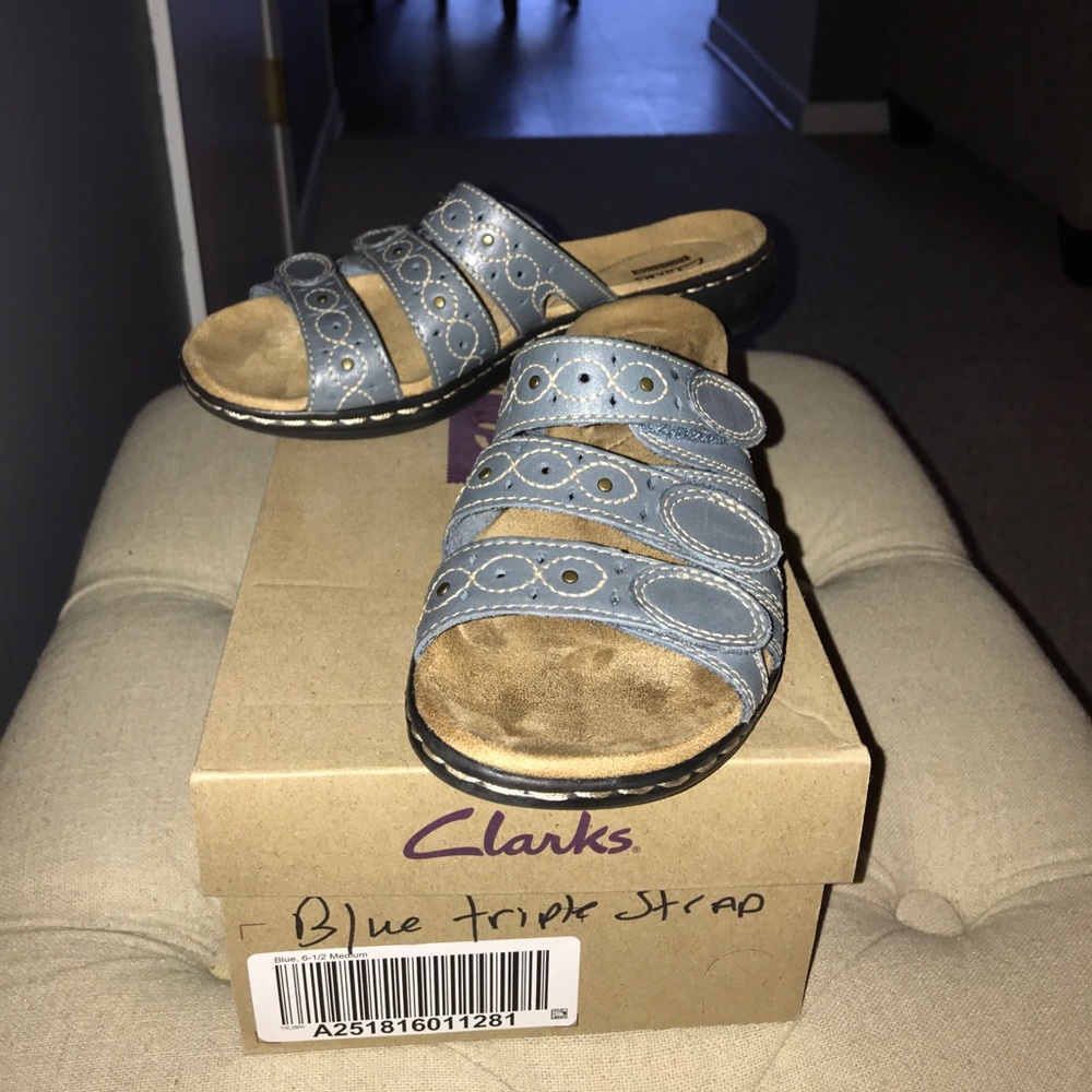 Blue strap Clark’s size 6.5