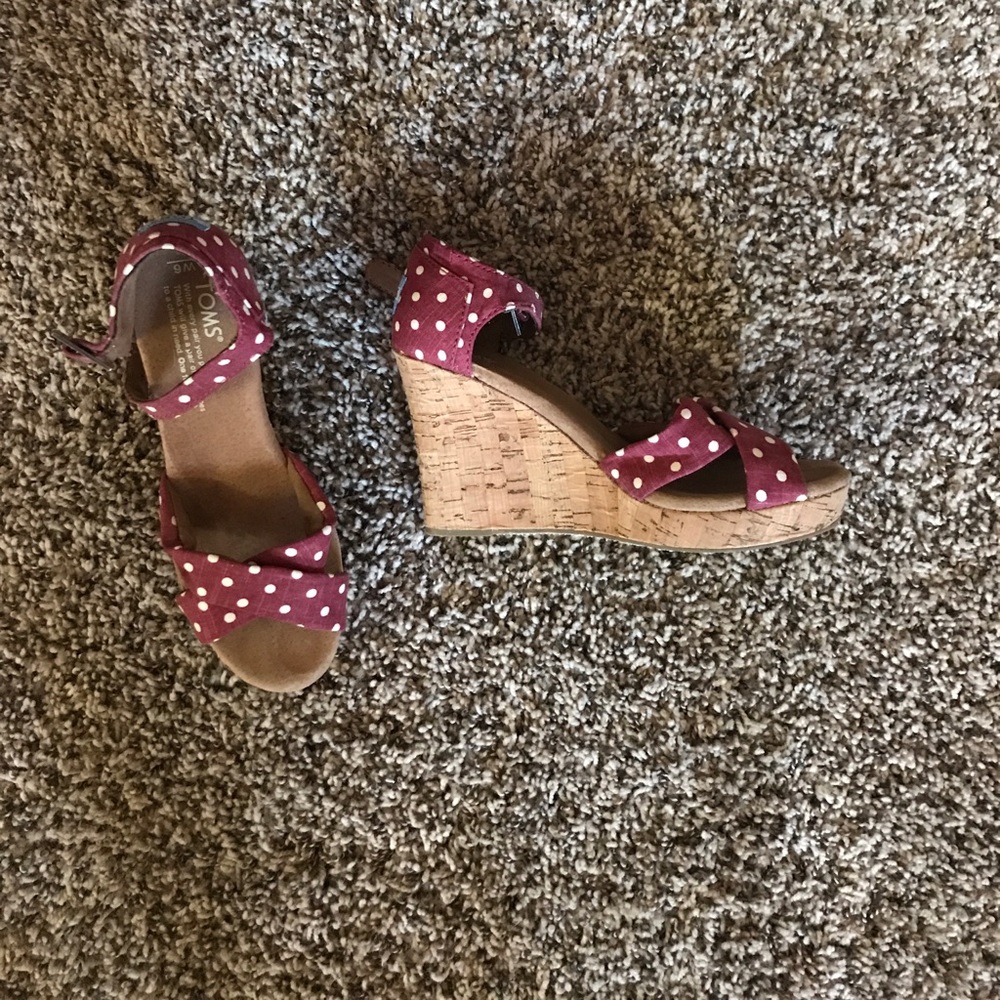 TOMs wedges