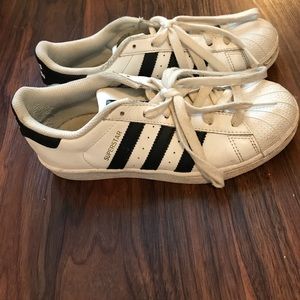 Adidas superstar sneakers. Size US 4 but fits 7