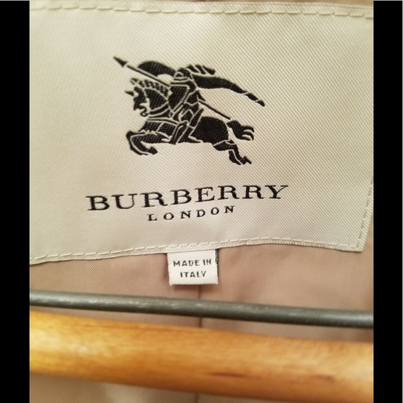 Burberry shiny light weight elegant trench coat - Picture 7 of 13