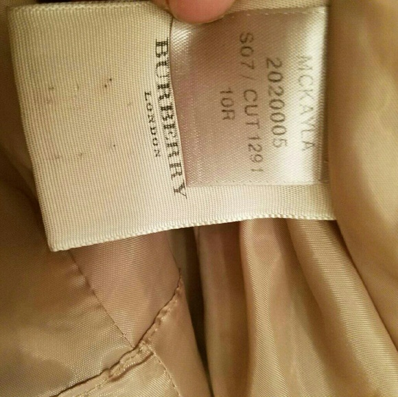 Burberry shiny light weight elegant trench coat - Picture 8 of 13