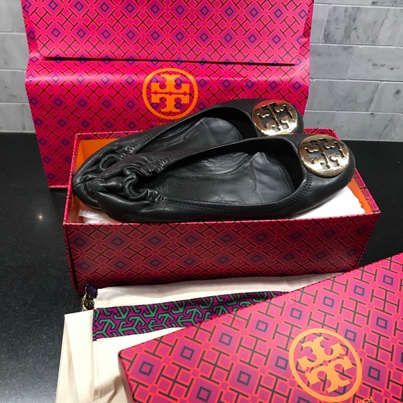 Tory Burch black ballerina flats gold logo! - Picture 4 of 4