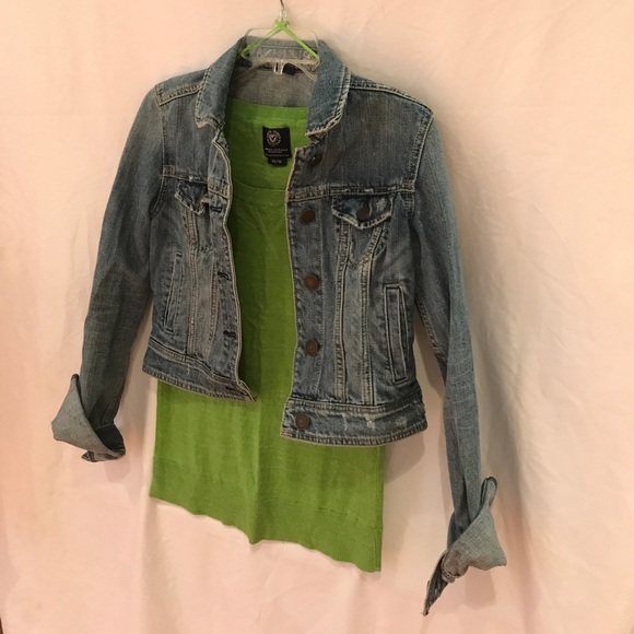 Lime Green Sweater - Picture 4 of 4