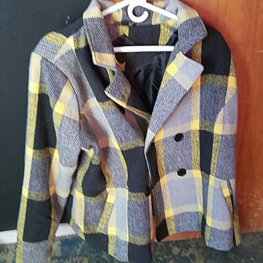 Yellow, black,gray coat