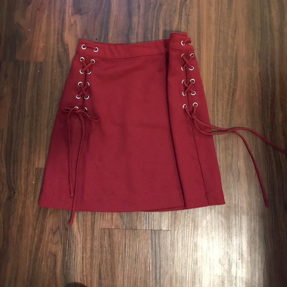 Maroon side ties mini skirt