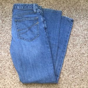 Curvy Straight Short 6/28A Jeans