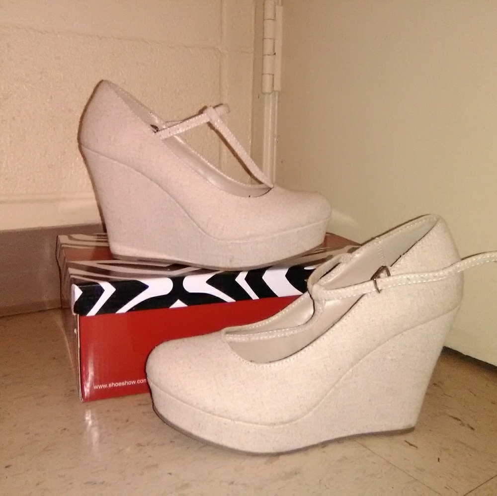 Beige Wedges!!