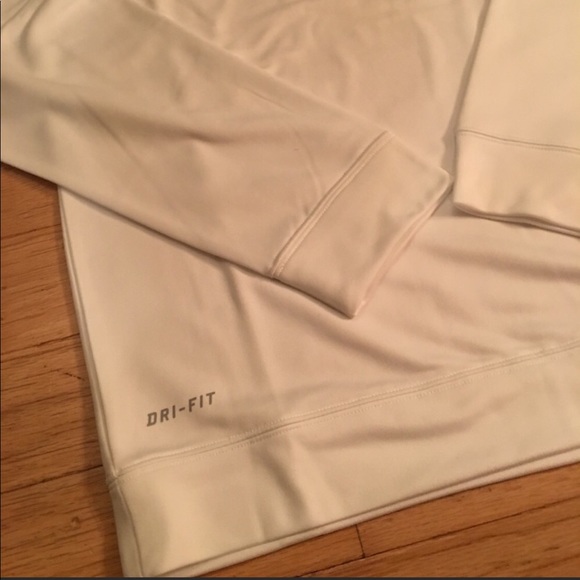 Nike Men’s Dri-FIT Long- Sleeve 1/2 Zip - Picture 4 of 5