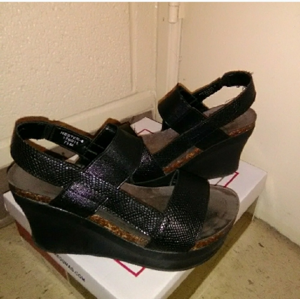 Pierre Dumas Wedges!!