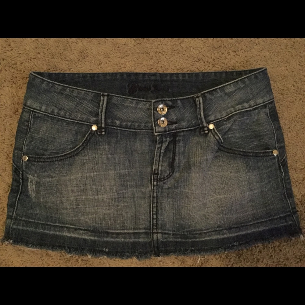 SOLD! Guess denim mini skirt!