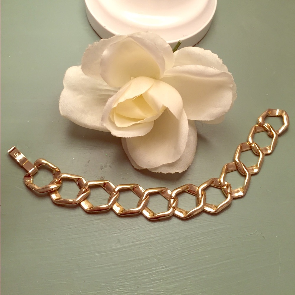 Jones New York gold chainlink bracelet