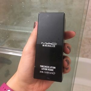 Mac Mineralize Timecheck Lotion