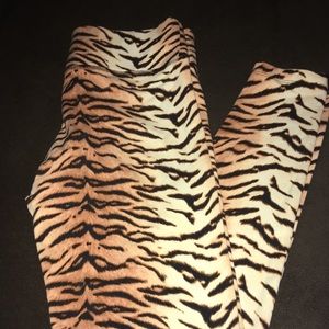 Pink Victoria Secret yoga leggings tiger small