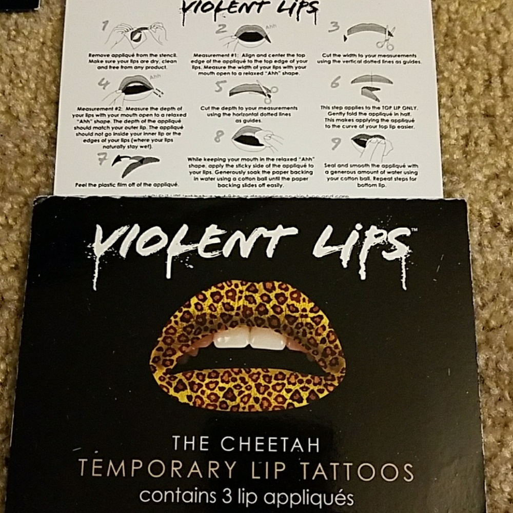 Temporary lip tattoos (cheetah print)