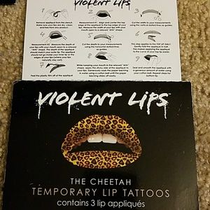 Temporary lip tattoos (cheetah print)