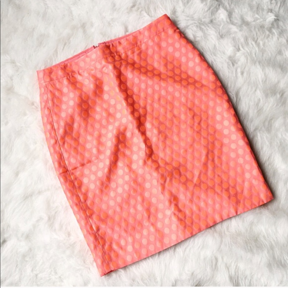 SOLD! πJ.Crew Polka dot Pencil Skirt Coral Pink - Picture 1 of 3