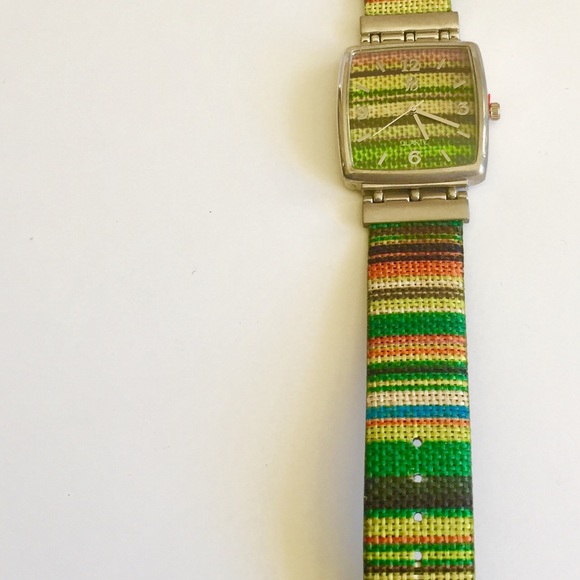 Beautiful multicolored fabric watch - Picture 3 of 3