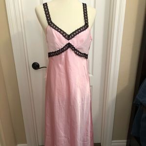 Women’s Pretty Pink Nightgown