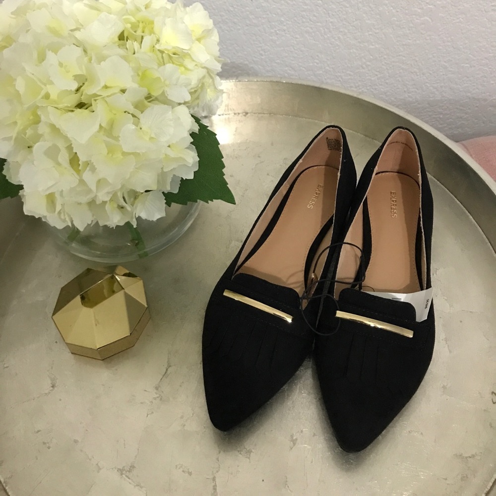 EXPRESS fringed pointed toe flat.